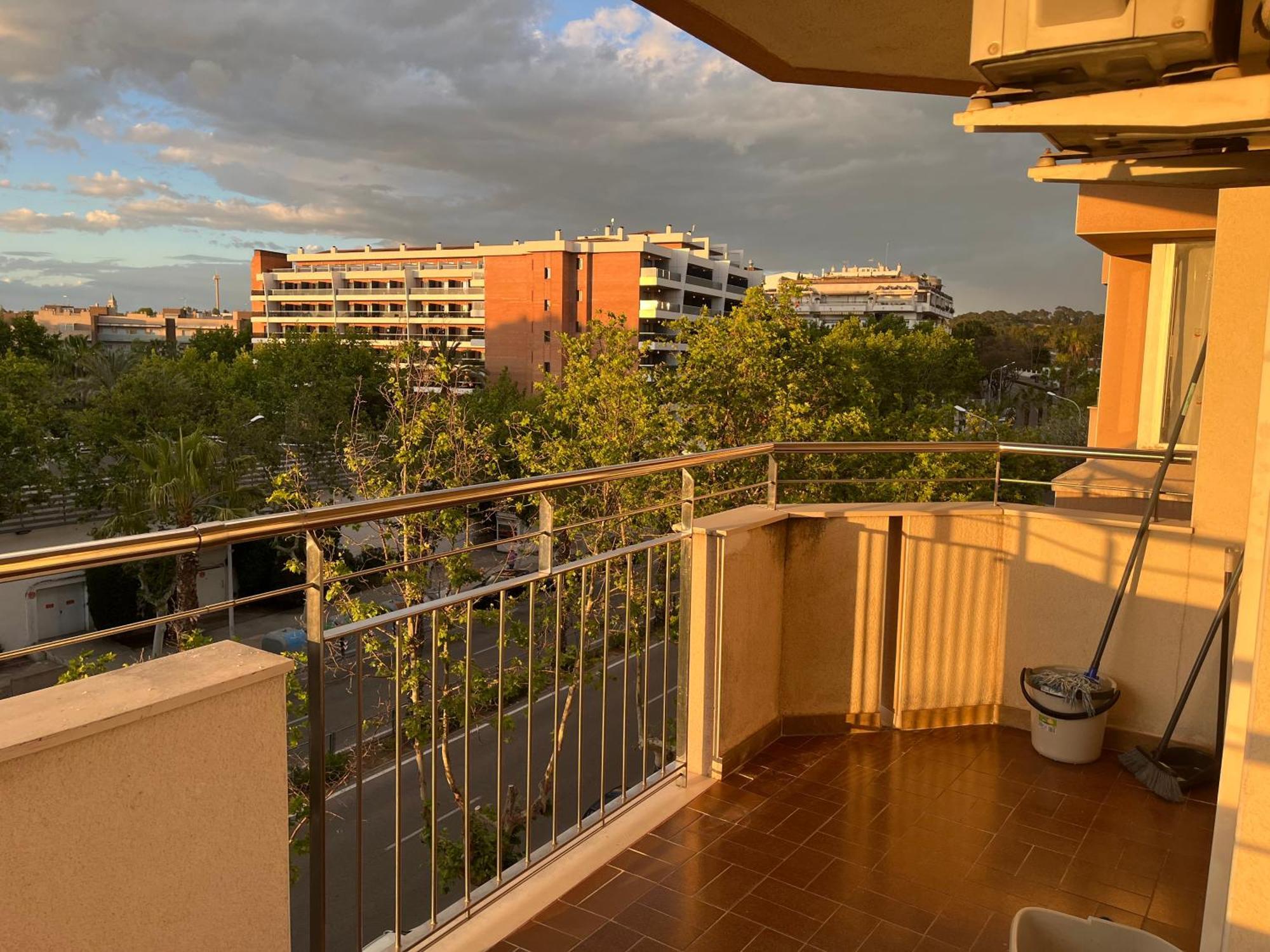 Apartamento En ซาลอว์ ภายนอก รูปภาพ